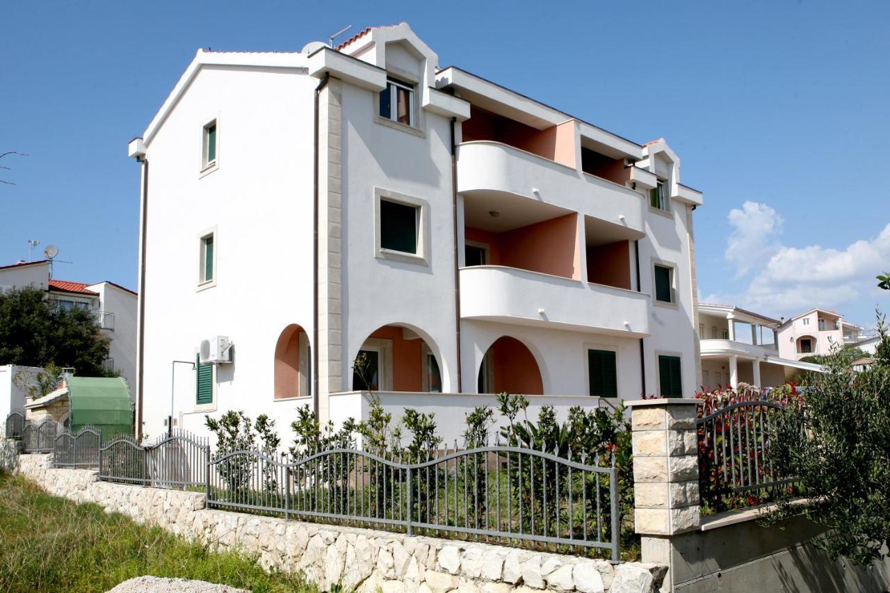 Apartmani Basic Rogoznica روغوزنيكا المظهر الخارجي الصورة